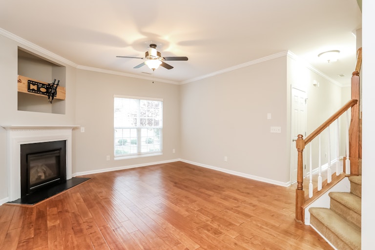 Photo 9 of 25 - 346 Anterbury Dr, Apex, NC 27502