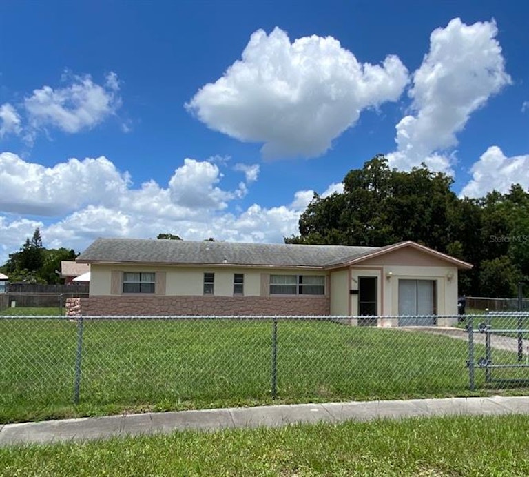 Photo 1 of 12 - 1006 Santa Ynez Ave, Orlando, FL 32822