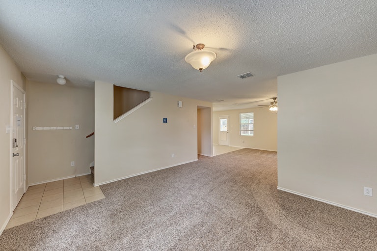 Photo 4 of 26 - 740 Tuscany Trl, Fort Worth, TX 76179
