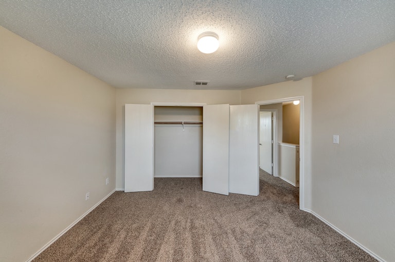 Photo 21 of 26 - 740 Tuscany Trl, Fort Worth, TX 76179