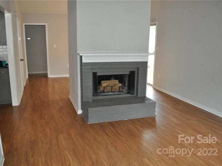 Photo 3 of 15 - 7937 Latchington Ct, Charlotte, NC 28227