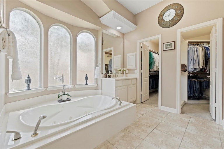 Photo 21 of 46 - 7006 Monarch Lake Ln, Katy, TX 77494