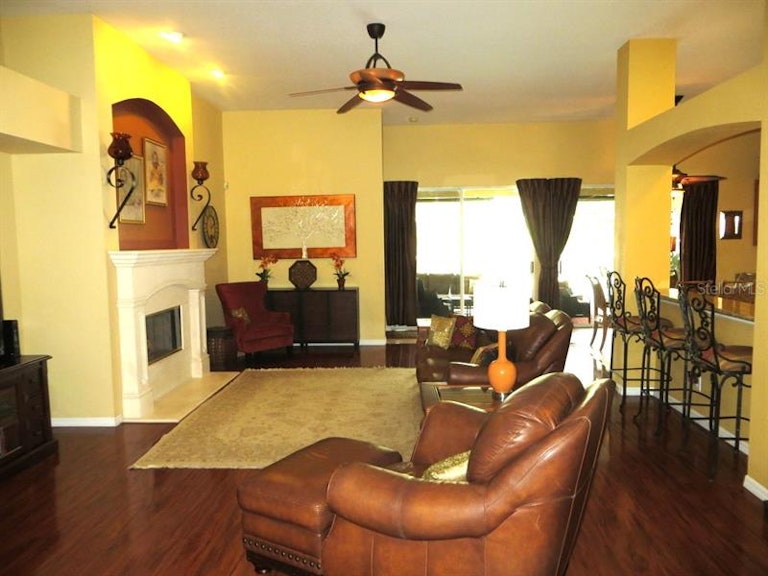 Photo 11 of 25 - 102 Walton Heath Dr, Orlando, FL 32828