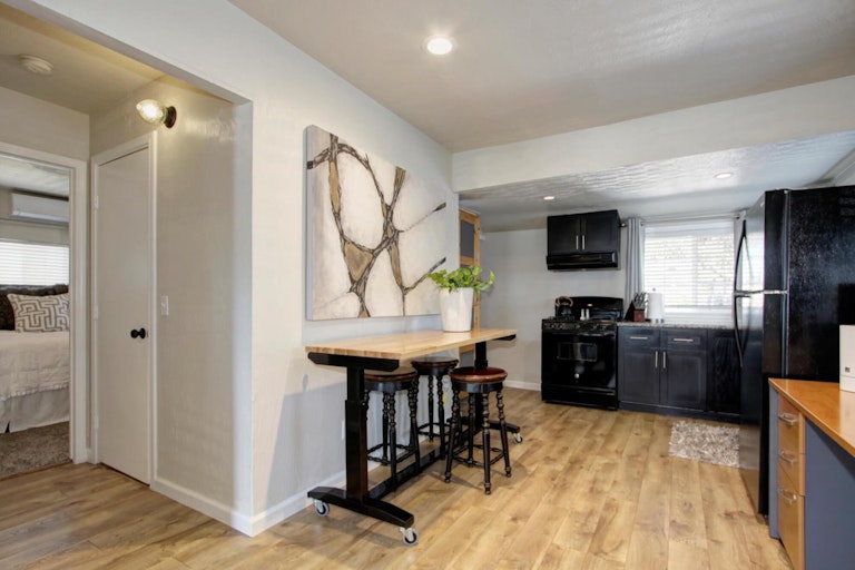 Photo 10 of 36 - 3808 32nd St, Sacramento, CA 95820