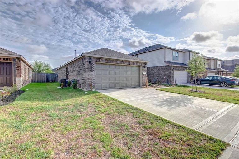 Photo 2 of 42 - 23330 Dovetail Colony Ct, Katy, TX 77493