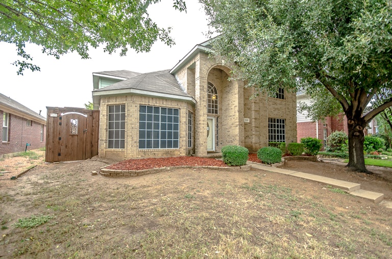 Photo 1 of 30 - 1209 Michael Ave, Lewisville, TX 75077