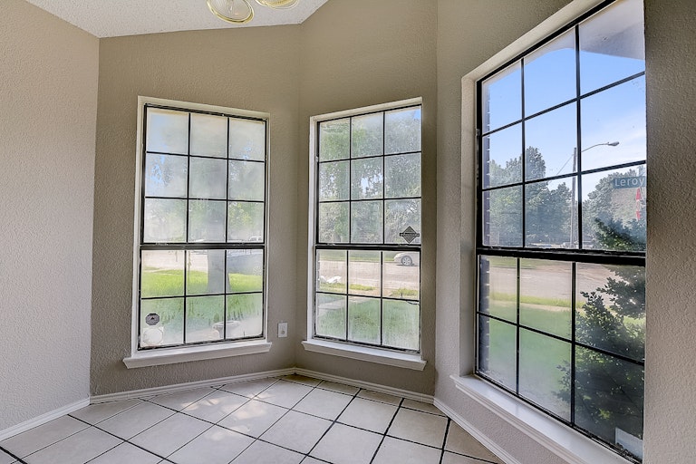 Photo 34 of 36 - 10503 Leroy Ct, Dallas, TX 75217