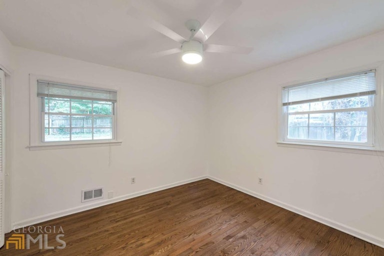 Photo 12 of 16 - 1113 Seven Springs Cir, Marietta, GA 30068
