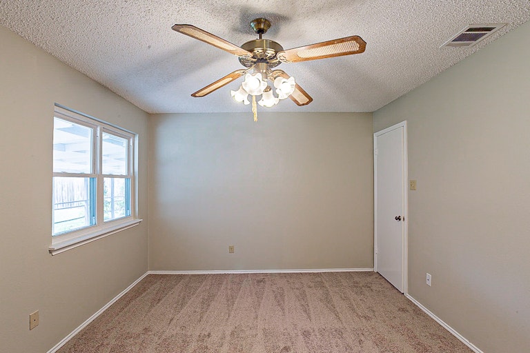 Photo 13 of 18 - 5535 Needville, San Antonio, TX 78233