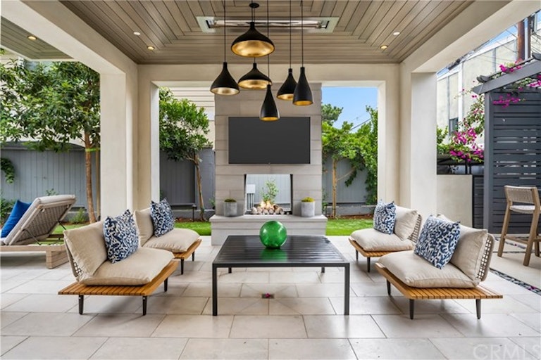 Photo 21 of 56 - 763 11th St, Manhattan Beach, CA 90266