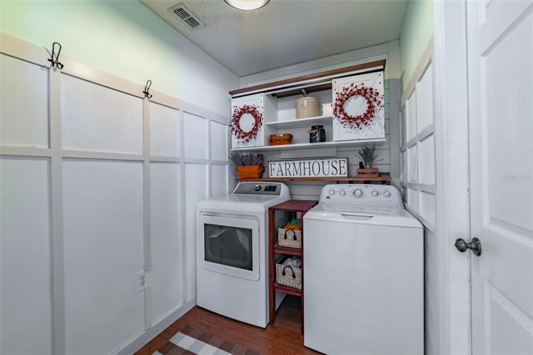 Photo 36 of 58 - 7704 Tessa Dr, Zephyrhills, FL 33540