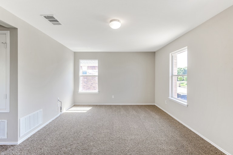 Photo 22 of 25 - 112 Matamoros St, Grand Prairie, TX 75051