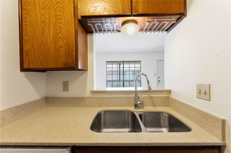 Photo 15 of 40 - 7920 Rockwood Ln #234, Austin, TX 78757