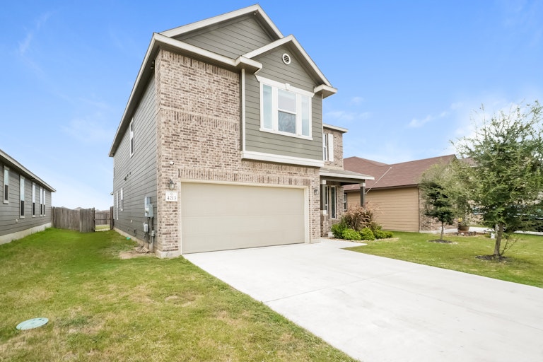 Photo 9 of 27 - 4213 Gale Mdws, New Braunfels, TX 78130