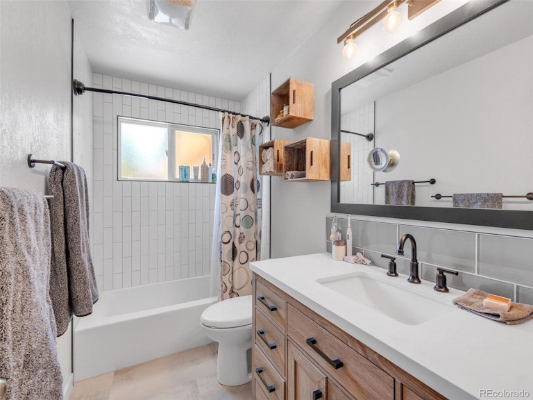 Photo 21 of 40 - 190 E 106th Ave, Northglenn, CO 80233