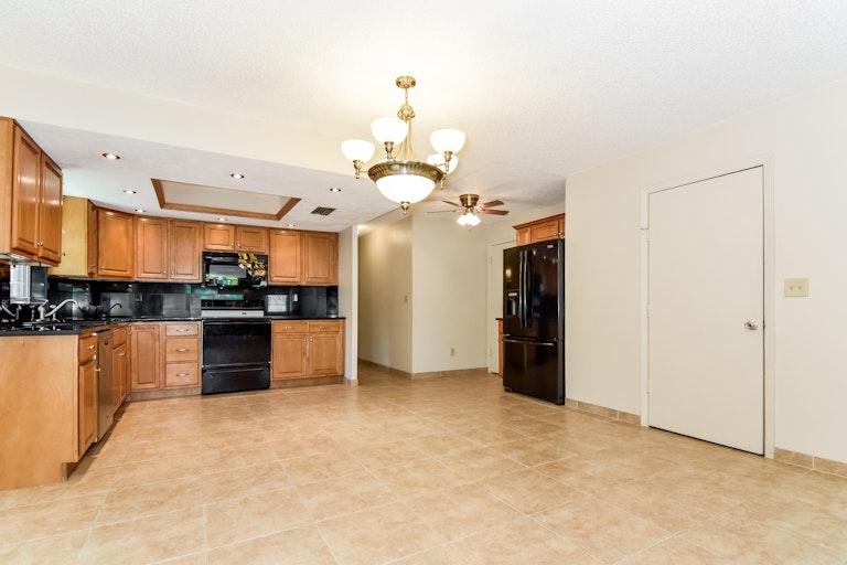 Photo 10 of 25 - 15472 Morgan St, Clearwater, FL 33760