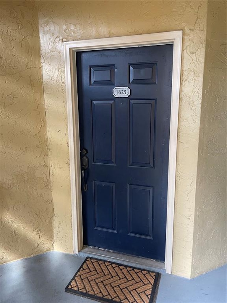 Photo 7 of 44 - 5168 Conroy Rd #25, Orlando, FL 32811