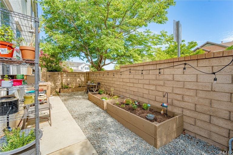 Photo 8 of 36 - 3982 Barbury Palms Way, Perris, CA 92571