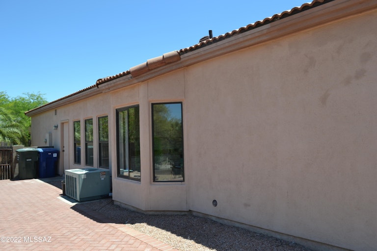 Photo 10 of 45 - 800 S Roundtail Pl, Tucson, AZ 85748