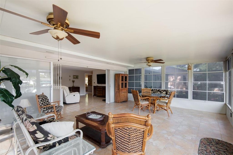 Photo 24 of 42 - 372 Westwinds Dr, Palm Harbor, FL 34683