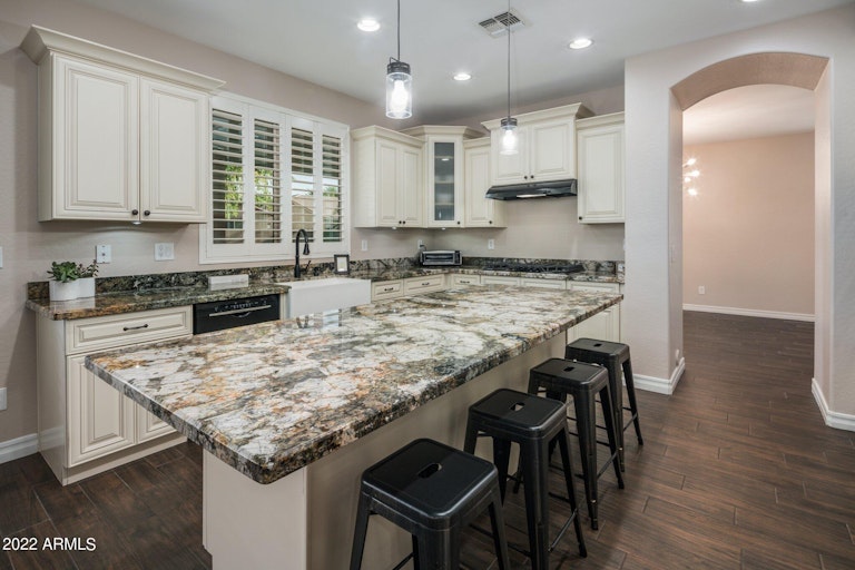 Photo 6 of 29 - 2595 E Carob Dr, Gilbert, AZ 85298
