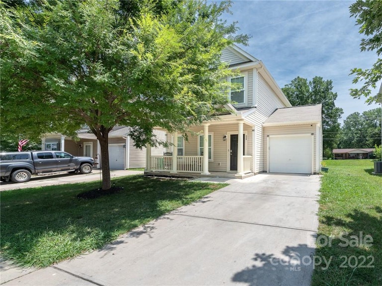 Photo 10 of 35 - 926 Corvus Ct, Charlotte, NC 28216