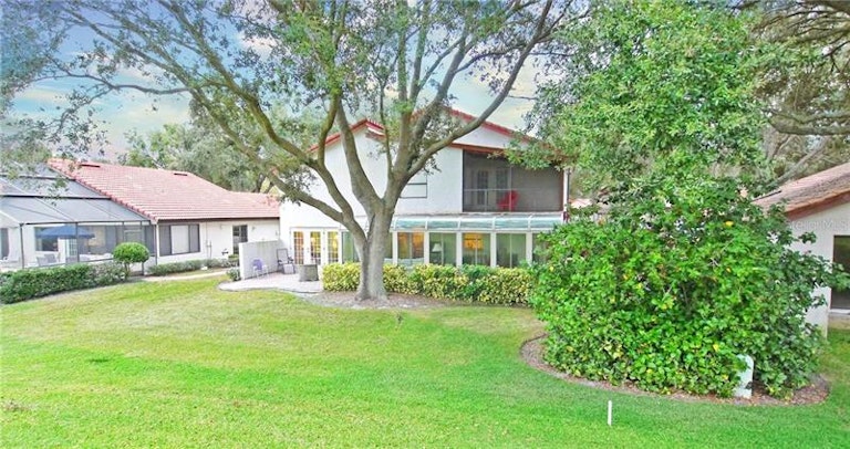 Photo 13 of 25 - 6470 Edgeworth Dr, Orlando, FL 32819
