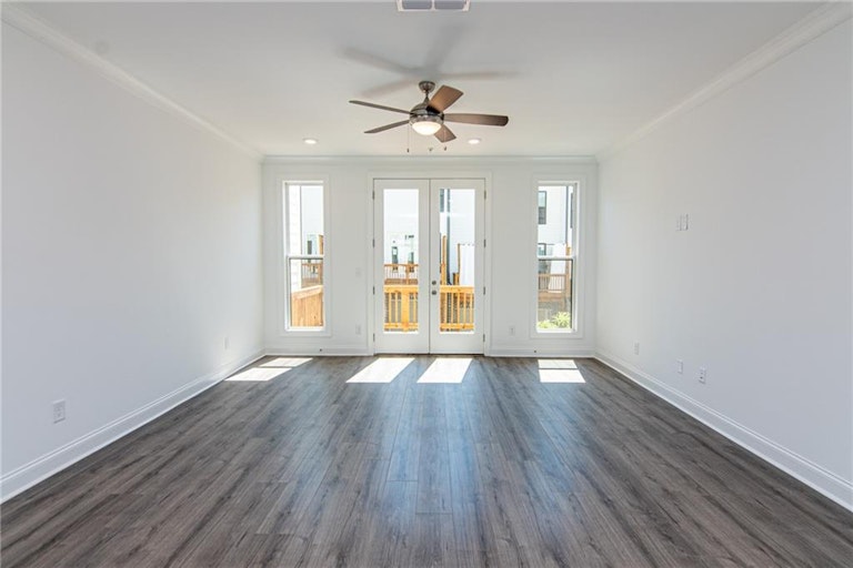 Photo 6 of 37 - 211 Downing Dr #81, Alpharetta, GA 30022