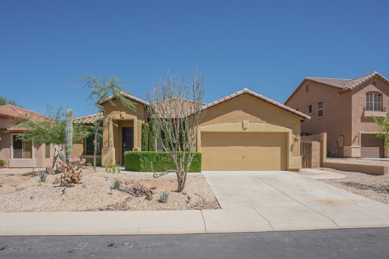 Photo 1 of 20 - 7194 W Lone Tree Trl, Peoria, AZ 85383