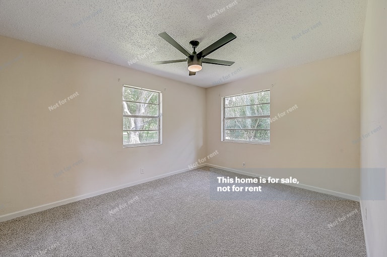 Photo 8 of 34 - 6844 Renee Ter, Jacksonville, FL 32216