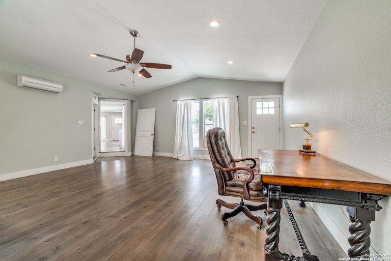 Photo 15 of 27 - 837 Canterbury Hill St, San Antonio, TX 78209