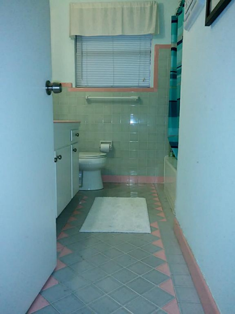Photo 8 of 30 - 6326 Roos Rd, Houston, TX 77074