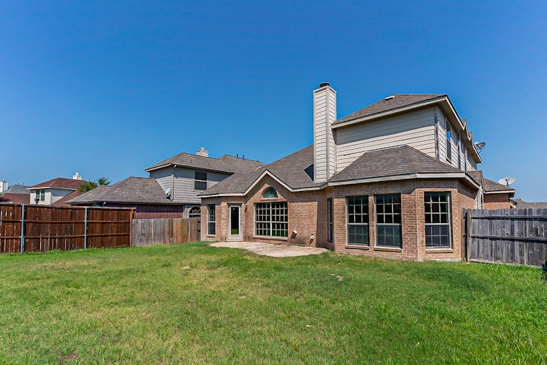 Photo 32 of 32 - 6813 White River Dr, Fort Worth, TX 76179