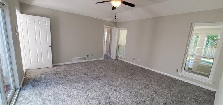 Photo 8 of 18 - 3822 Rochelle Dr, Arlington, TX 76016