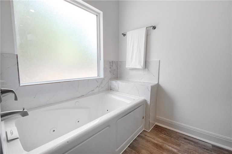 Photo 15 of 29 - 153 Kawainui Ln, Bastrop, TX 78602