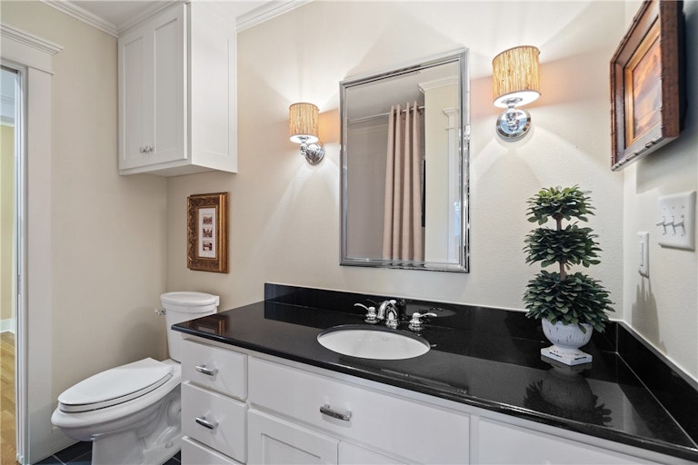 Photo 30 of 39 - 2901 Clearview Dr, Austin, TX 78703
