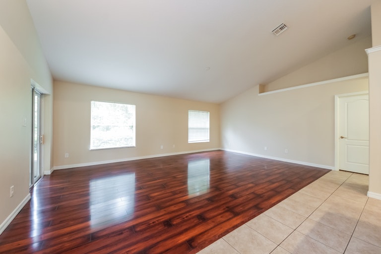 Photo 13 of 27 - 2207 Wolf Ridge Ln, Mount Dora, FL 32757