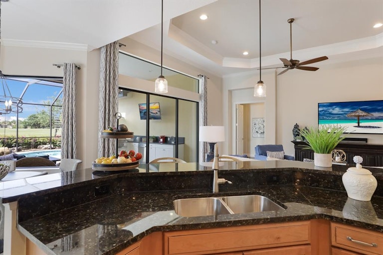 Photo 8 of 45 - 14910 Castle Park Ter, Lakewood Ranch, FL 34202