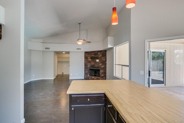 Photo 7 of 26 - 3939 E Waltann Ln, Phoenix, AZ 85032