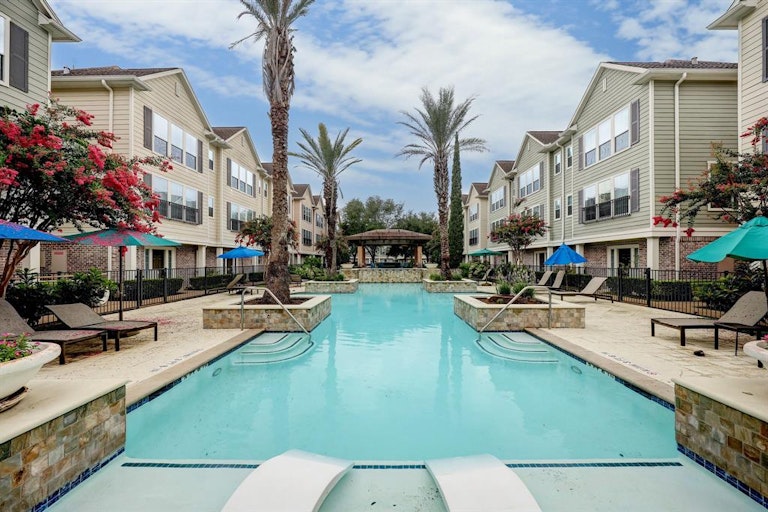 Photo 17 of 20 - 3001 Murworth Dr #501, Houston, TX 77025