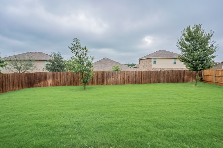 Photo 26 of 27 - 1420 N Houston St, Royse City, TX 75189