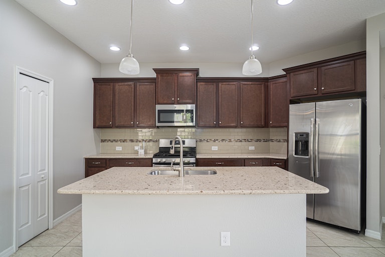 Photo 4 of 15 - 221 Marcheno Way, Nokomis, FL 34275