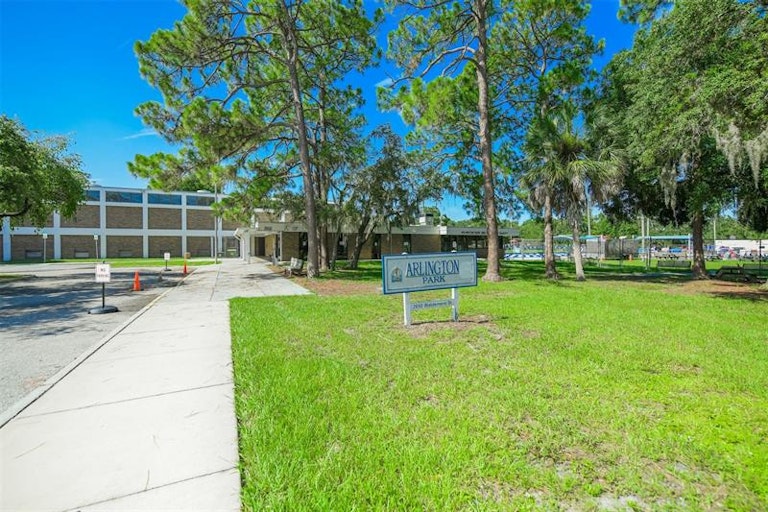 Photo 40 of 63 - 2106 Temple St, Sarasota, FL 34239