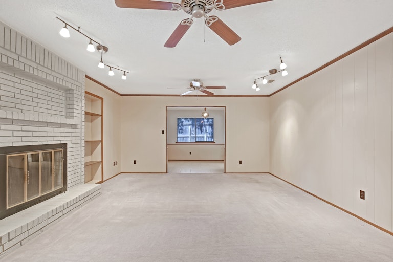 Photo 9 of 52 - 626 Flamingo Way, Duncanville, TX 75116
