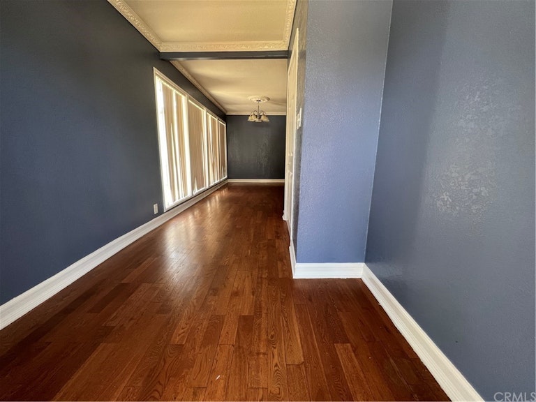 Photo 5 of 43 - 13944 Hartland St, Van Nuys, CA 91405