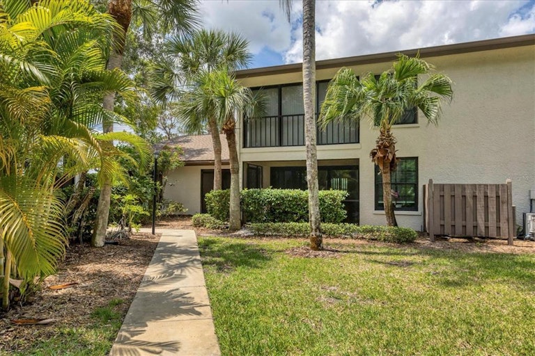 Photo 27 of 37 - 4793 Winslow Beacon #33, Sarasota, FL 34235