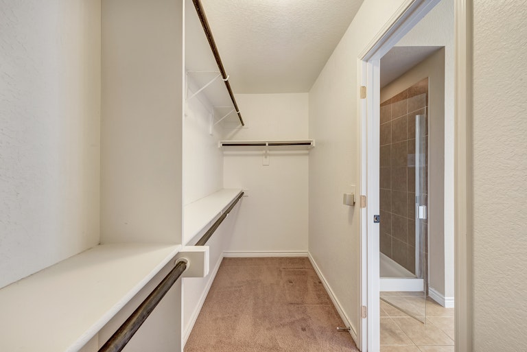 Photo 14 of 25 - 5532 Chinkapin Ln, Fort Worth, TX 76244