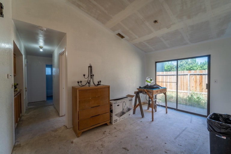 Photo 13 of 25 - 854 Gulfwind Way, Sacramento, CA 95831