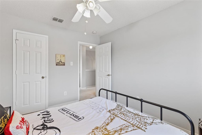 Photo 19 of 32 - 1105 Indian Trail Ct, Roanoke, TX 76262
