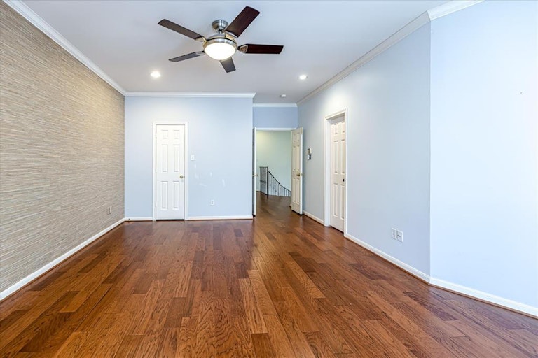 Photo 24 of 47 - 2828 Bering Dr, Houston, TX 77057